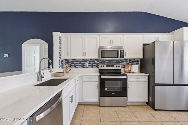 Building Photo - 2688 Glenhaven Dr