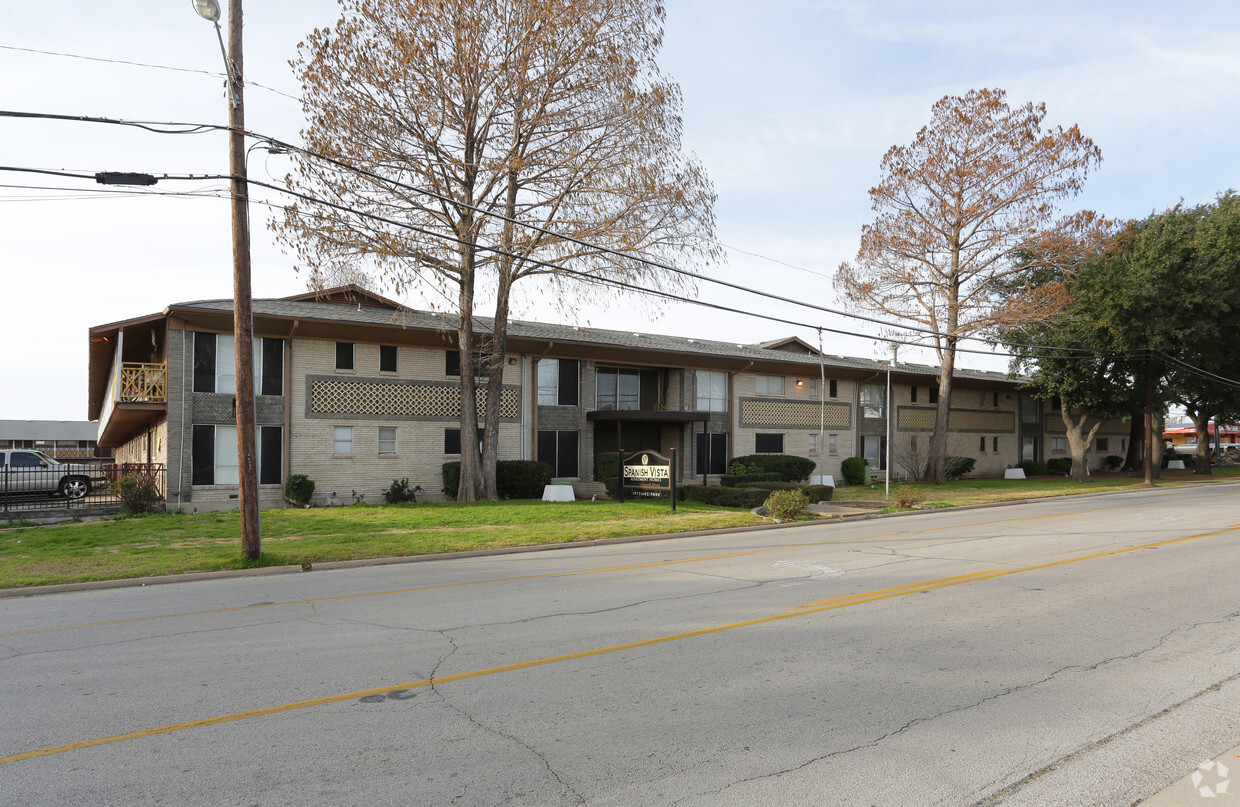 Primary Photo - Spanish Vista Apartments