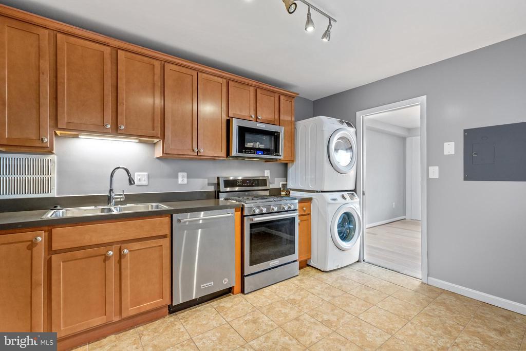 Foto principal - 3705 S George Mason Dr