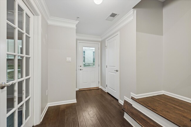 Building Photo - Luxury 3B/4B Townhome in Malvern!