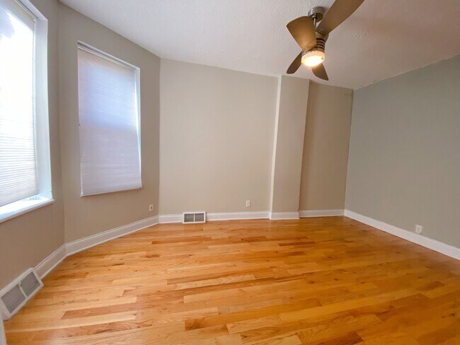 Building Photo - 3347 S Emerald Ave
