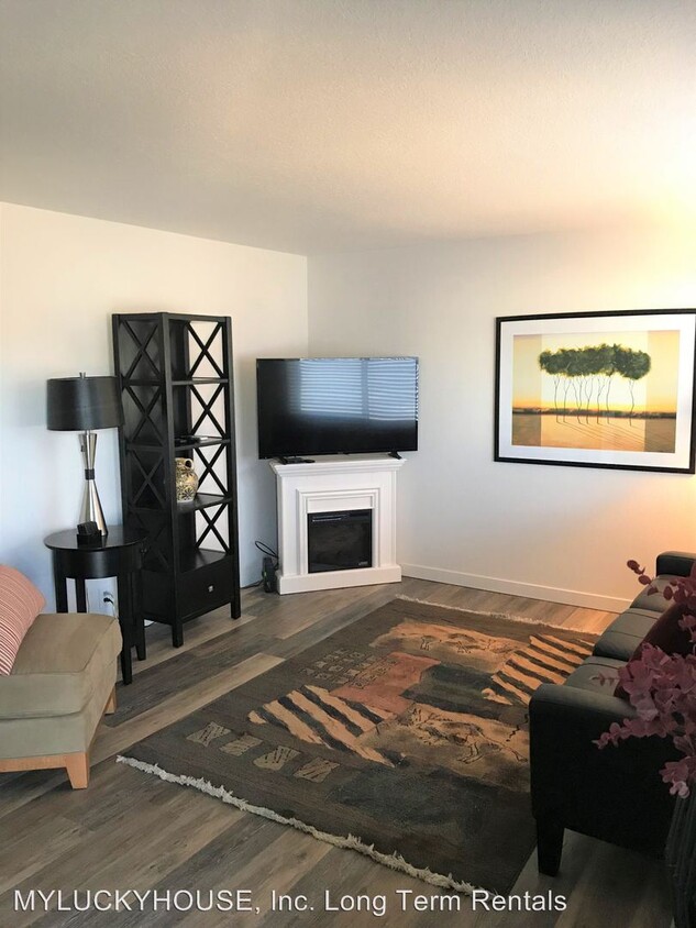 Primary Photo - 1850 NE Lotus Dr