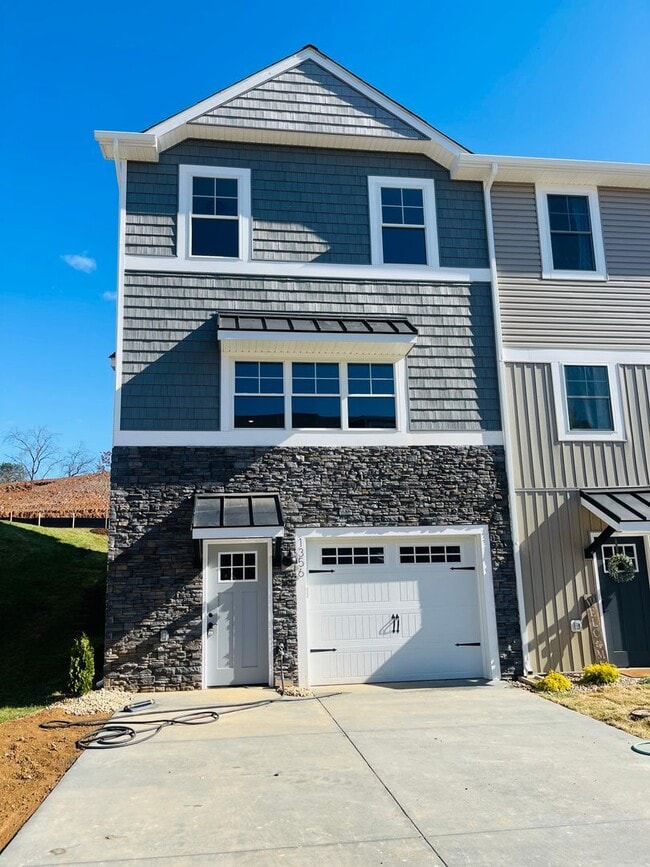 Building Photo - 1356 Palomino Trl
