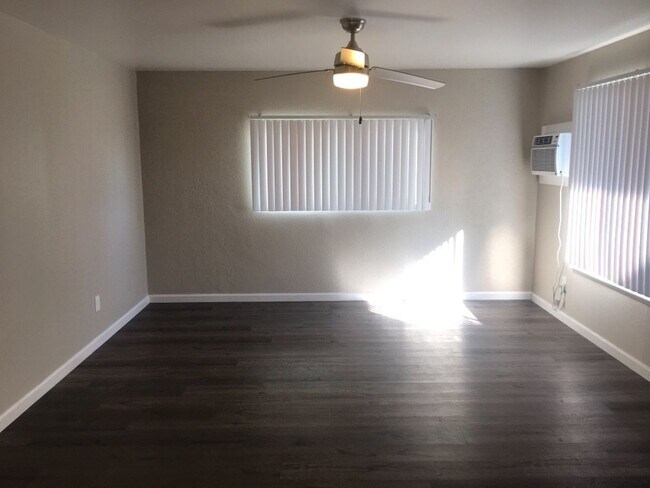 Building Photo - NW Reno 1 Bedroom Apartment - Newly Remodeled/1 Pet Friendly/Private Patio