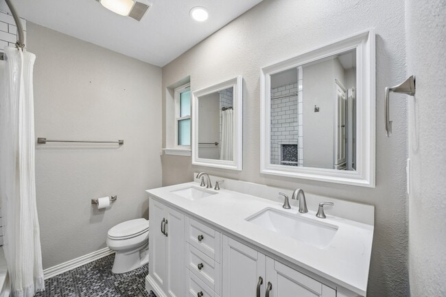 Foto del edificio - 2223 Freeland Way