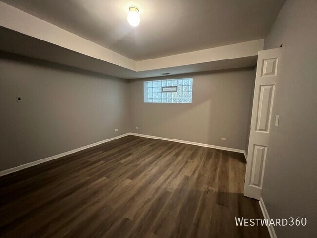 Foto del edificio - 2328 W Washington Blvd