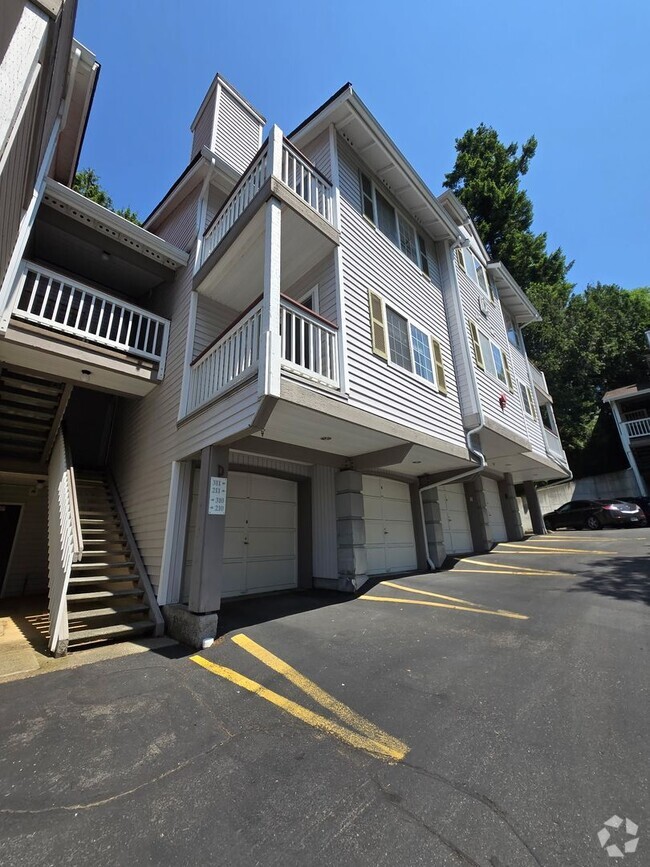 Building Photo - 8545 166th Ave NE