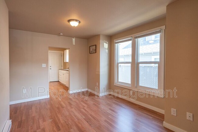 Building Photo - 520 Orondo Ave