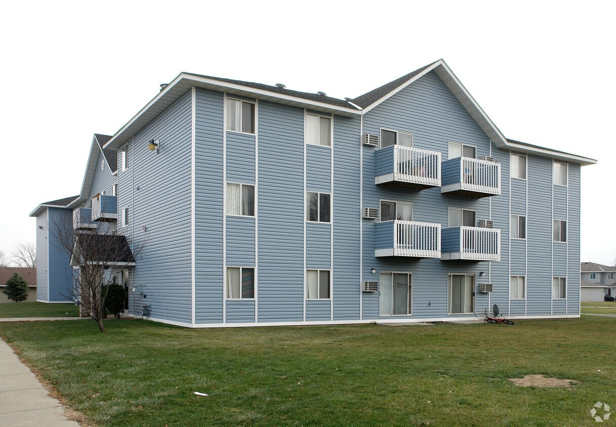 Deer Run Apartments Apartments in Howard Lake, MN