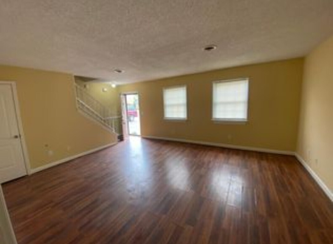 Foto principal - 1341 Cactus Ave