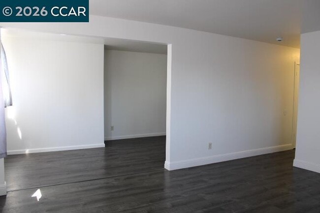 Foto del edificio - 3800 Waller Ave