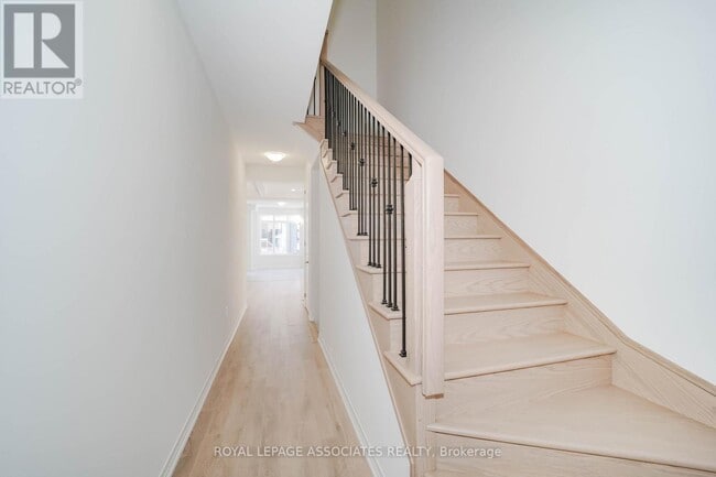 Building Photo - 3038 Sideline 16