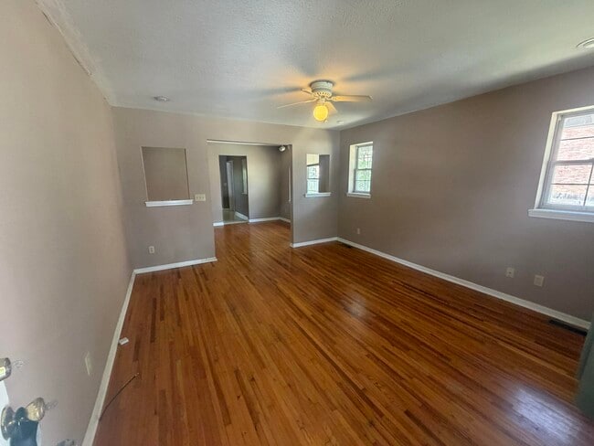 Building Photo - 207 Dorsey St