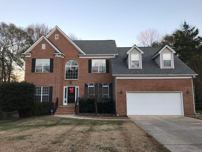 Building Photo - 10301 Rougemont Ln