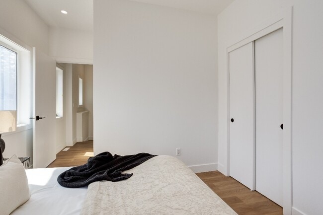 Building Photo - Modern 3-Bedroom Townhomes in Capitol Hill | $2,550/Month | Pet-Friendly