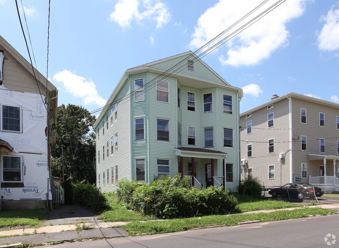 Building Photo - 26 Silver St