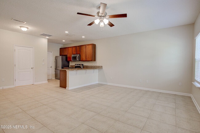 Foto del edificio - 417 Oasis Ln