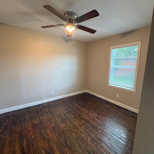 Foto del edificio - 4202 Whitlock St