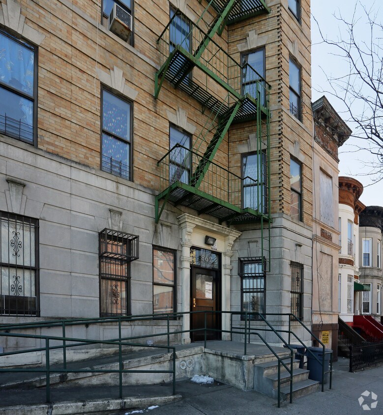 Foto del edificio - 862 Macon St