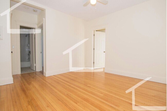 Foto del edificio - NICE 3 BED IN ALLSTON!!!!! CLOSE TO BU AND THE T