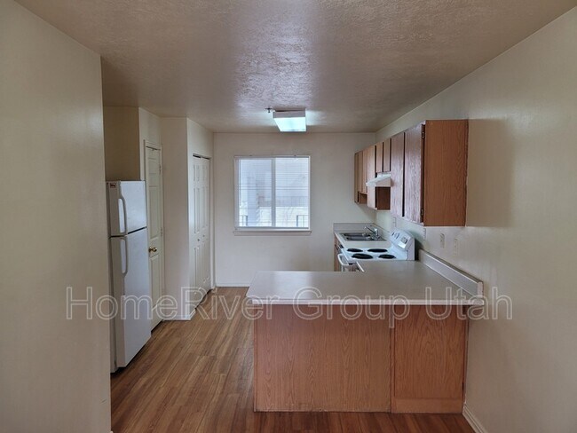 Foto del edificio - 4988 W 4850 S
