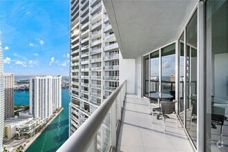 Building Photo - 475 Brickell Ave