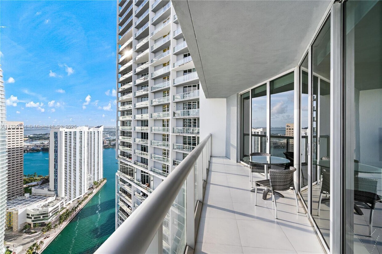 Primary Photo - 475 Brickell Ave