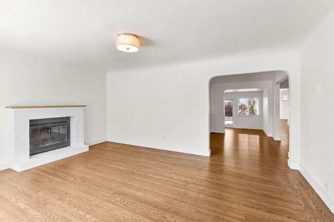 Foto del edificio - Charming & Spacious Single Family Home