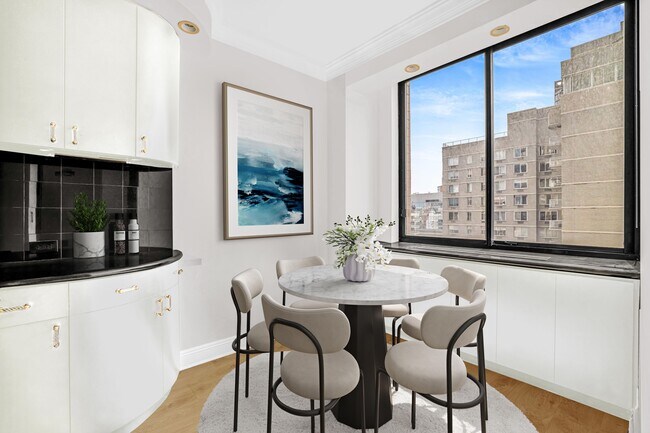 Building Photo - 200-210 E 65th St