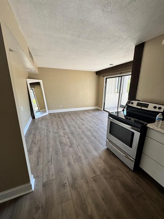 Foto del edificio - 2241 Burnway Rd