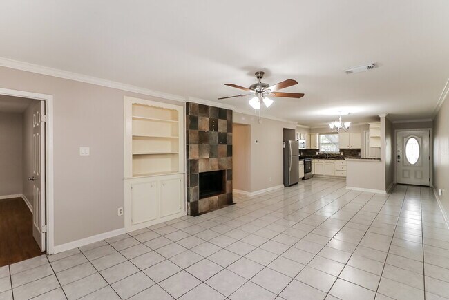 Building Photo - 12805 Bexley Dr