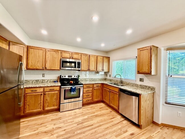 Building Photo - Spacious 3-Bed Home with 3-Car Garage in Fountain, Colorado