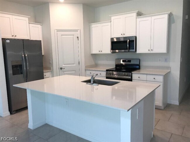 Foto del edificio - 2131 NE 34th Terrace