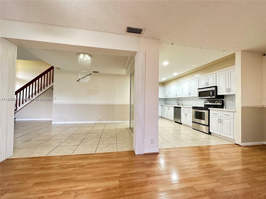 591 Racquet Club Rd Unit 3, Weston, FL 33326 Condo for Rent in Weston