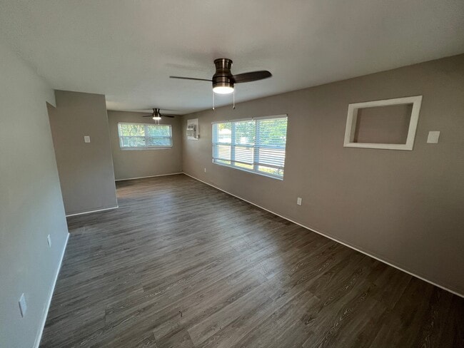 Foto del edificio - 1 Bed/1 Bath - Unit 4