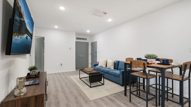 Interior Photo - 44West