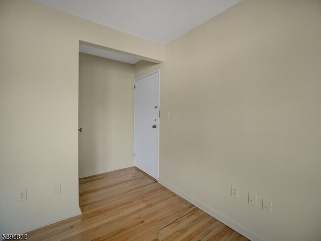 Building Photo - 153 Ridge Rd