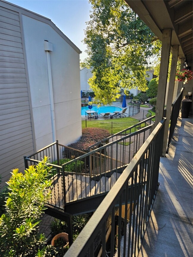 Building Photo - 1100 Augusta Dr