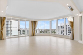 Building Photo - 21150 Point Pl