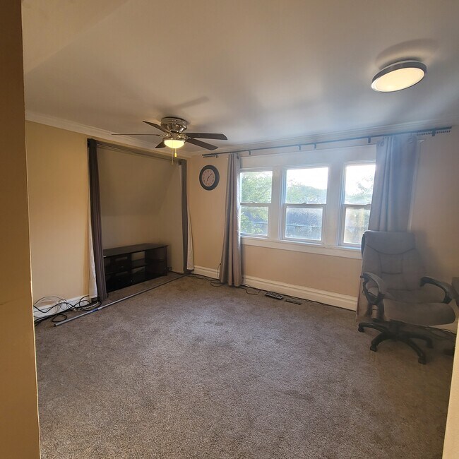 Foto del edificio - 1225 N Orange St