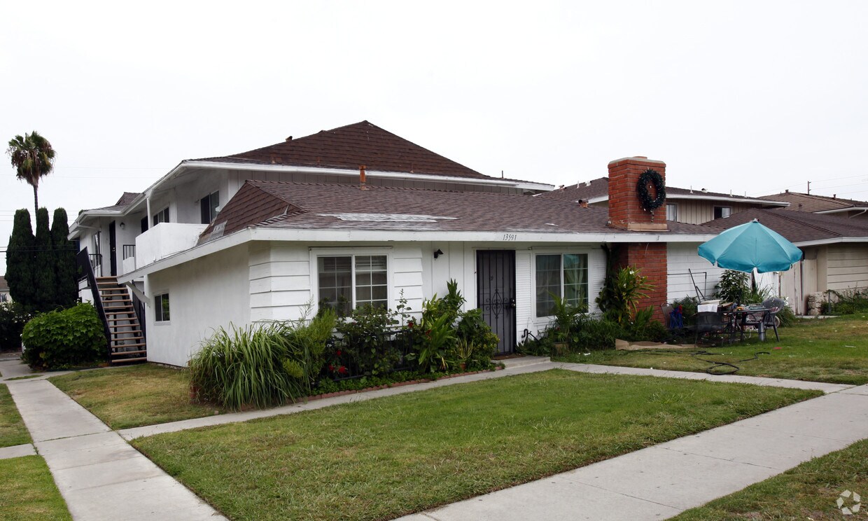 Primary Photo - 13591 Arizona St