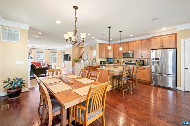 Foto del edificio - 545 Summerford Ln