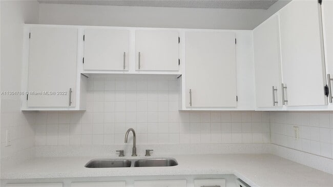 Building Photo - 14840 Naranja Lakes Blvd