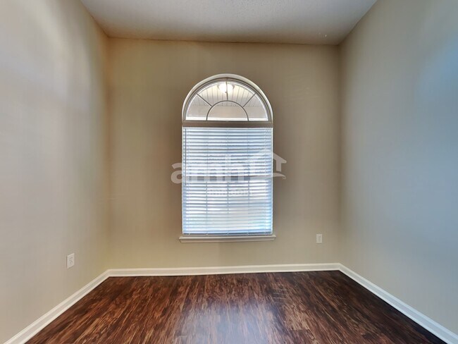 Foto del edificio - 2734 Ravine Hill Dr