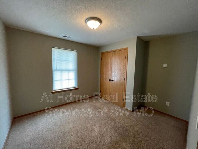 Foto del edificio - 3397 S Hillcrest Ave
