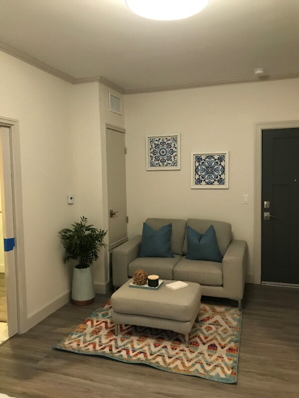 Foto del edificio - 107 W Dryden St