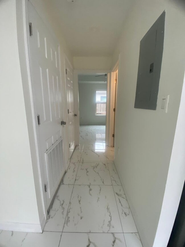 Foto del edificio - 2702 Larkspur Ave