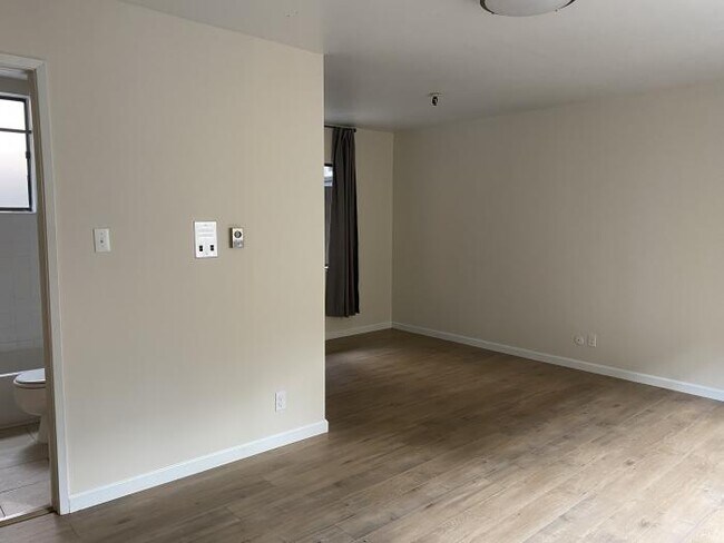 Building Photo - 1 bedroom in San Francisco CA 94133