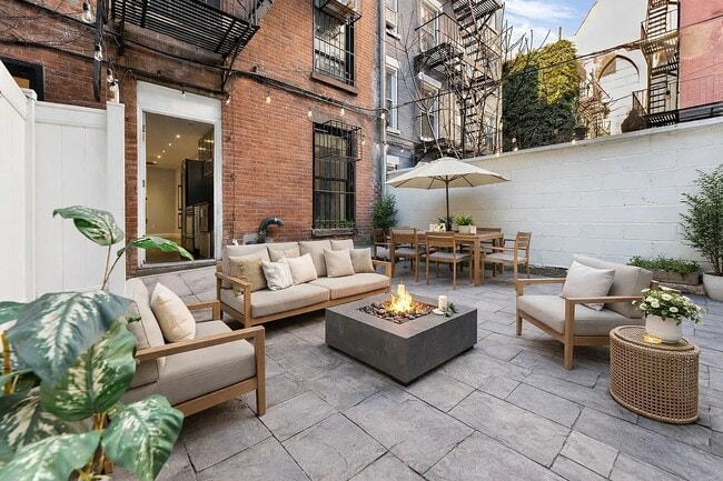 Building Photo - 47 1/2 East 1st Street