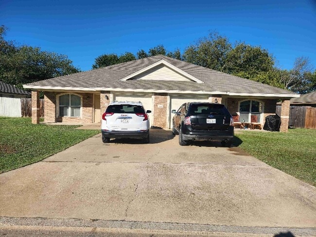 Building Photo - 221 Dale Earnhardt Dr